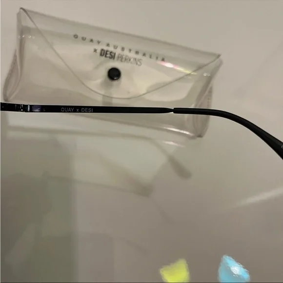 Quay Desi Perkins High Key Aviator Sunglasses - Picture 3 of 5